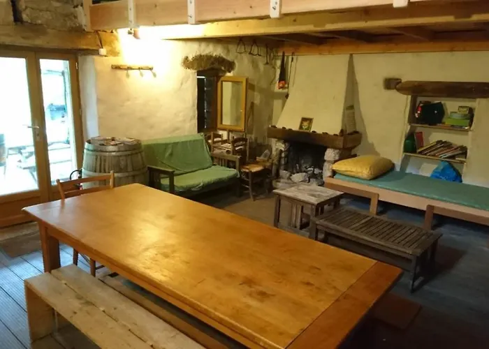 Maison De Vignes De Tournemire * Tournemire (Aveyron)